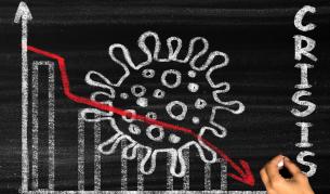 <p>Експерт: Минималната заплата и пенсиите трябва да се намалят</p>