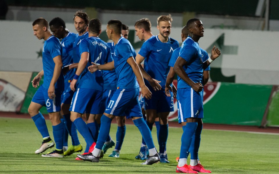 Отборите на Берое и Левски играят при резултат 1:2 във