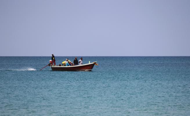 Лодка с мигранти потъна край остров Лесбос, има загинали
