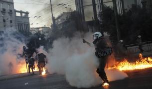 Насилие по време на демонстрация в Атина заради нов закон за протестите