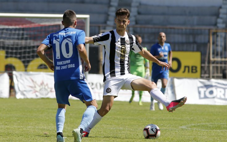 Трудна победа за Локо София, Пирин загуби, резултатите във Втора лига