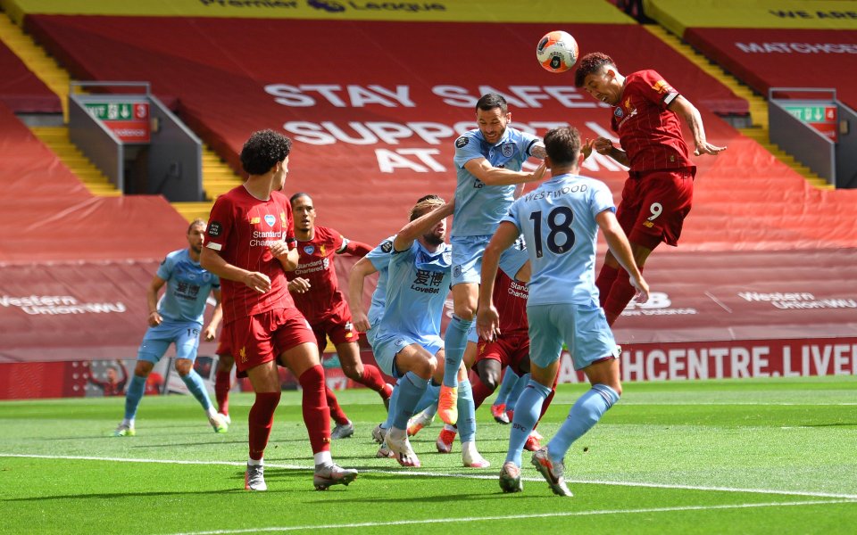 Отборите на Ливърпул и Бърнли играят при резултат 0:0 в