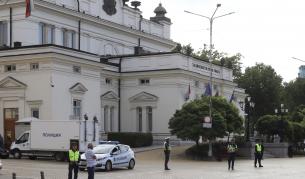  В Народното събрание: „ Или го свалете от трибуната, или ще го свалим ние ” - България 