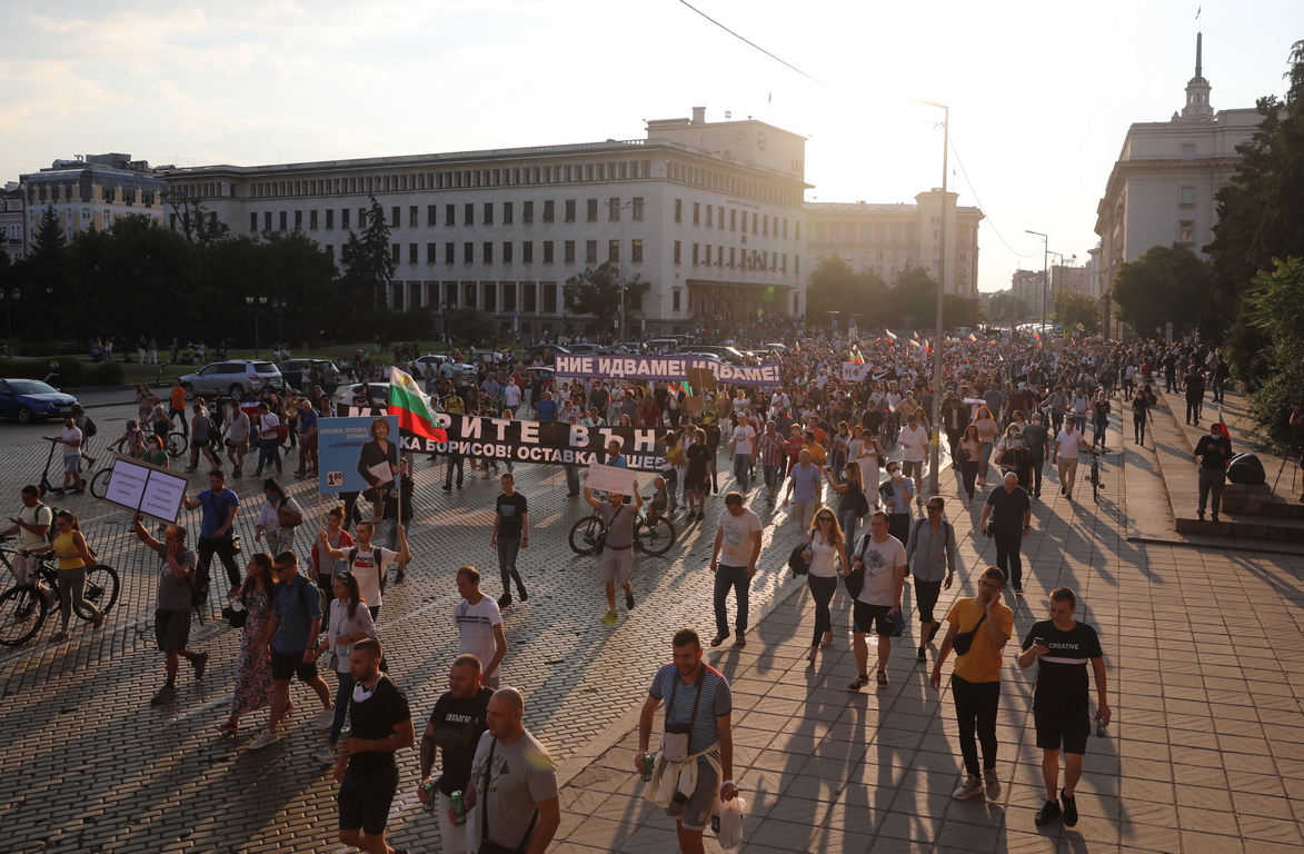 <p>Седма вечер антиправителствени протести в София</p>