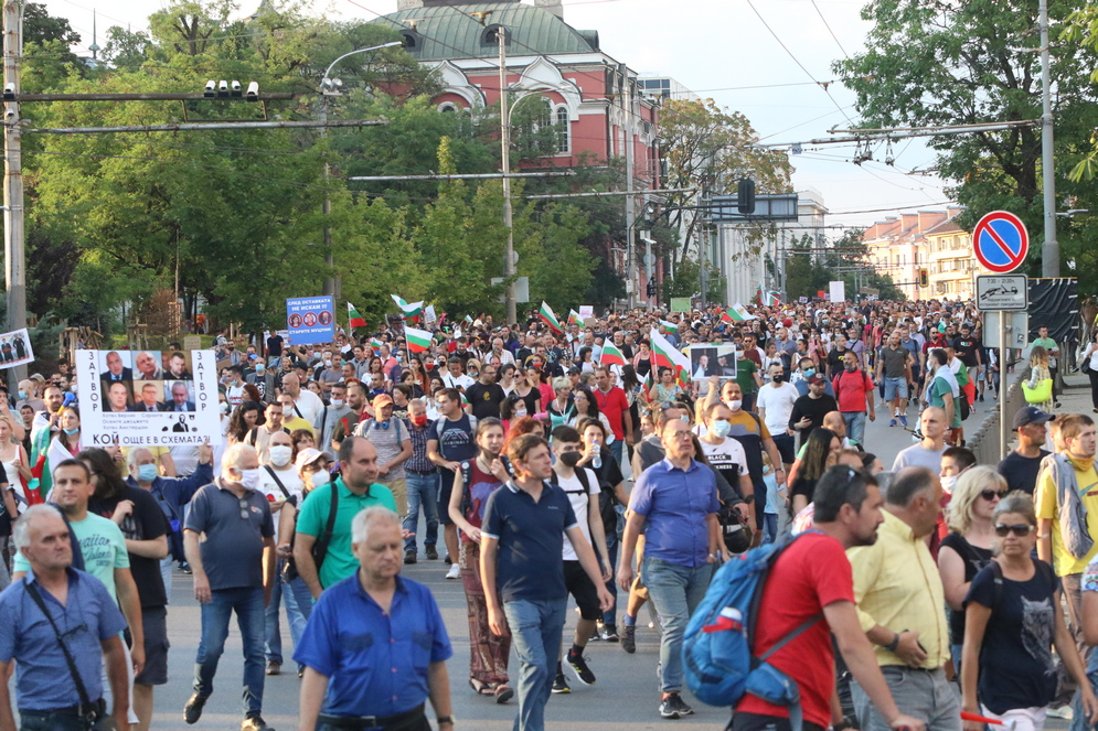 <p>Осма вечер на антиправителствени протести в София</p>