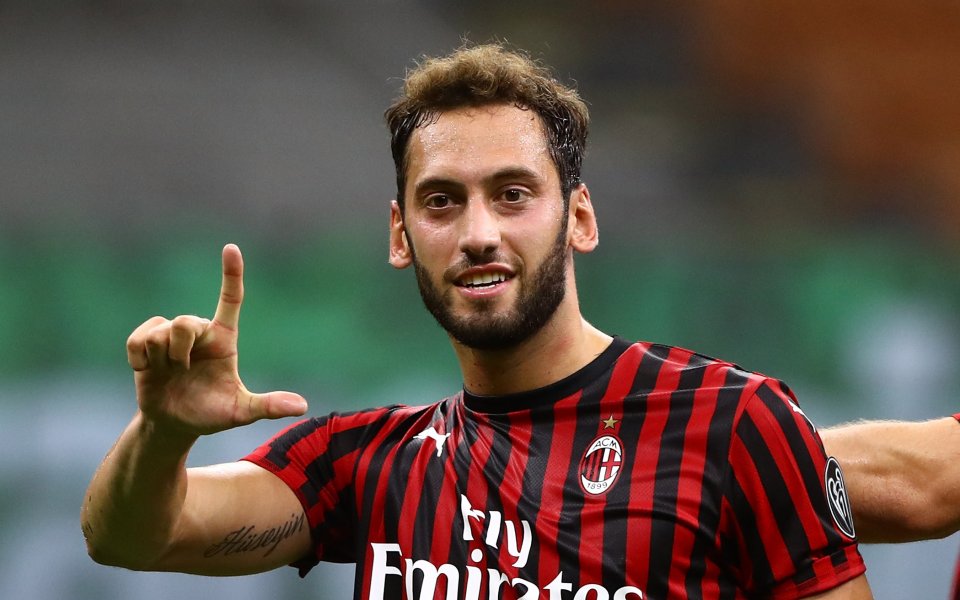 Атакуващият халф на Милан Хакан Чалханоглу похвали Стефано Пиоли след