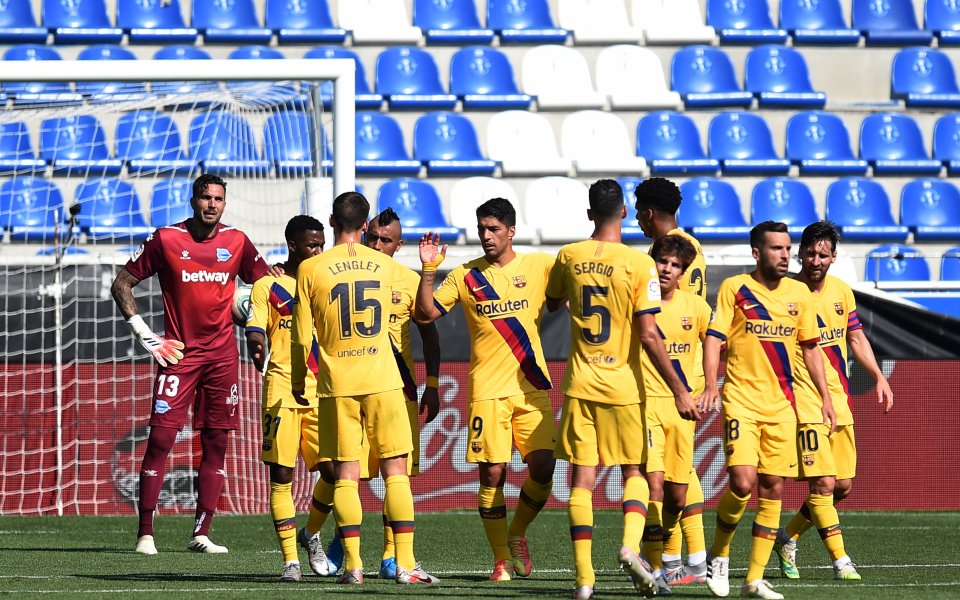 Отборът на Барселона разгроми с 5:0 Алавес в последен двубой