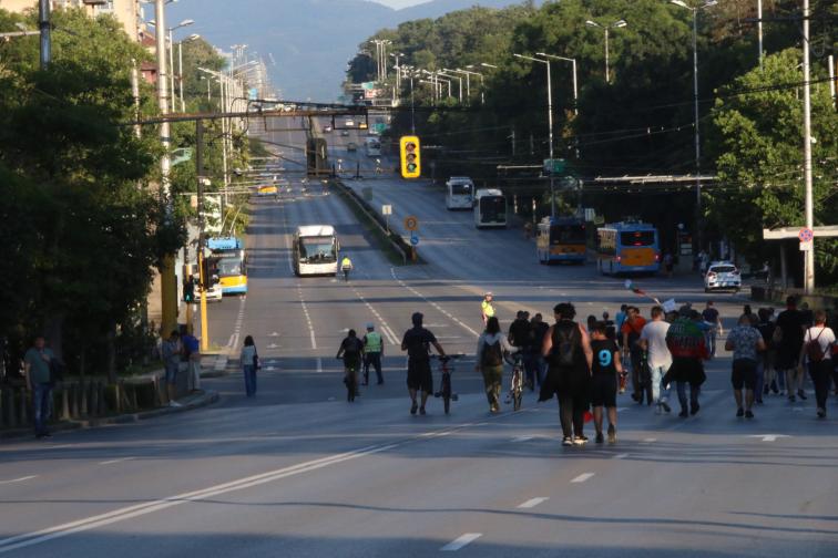  12 следващ ден митинги 