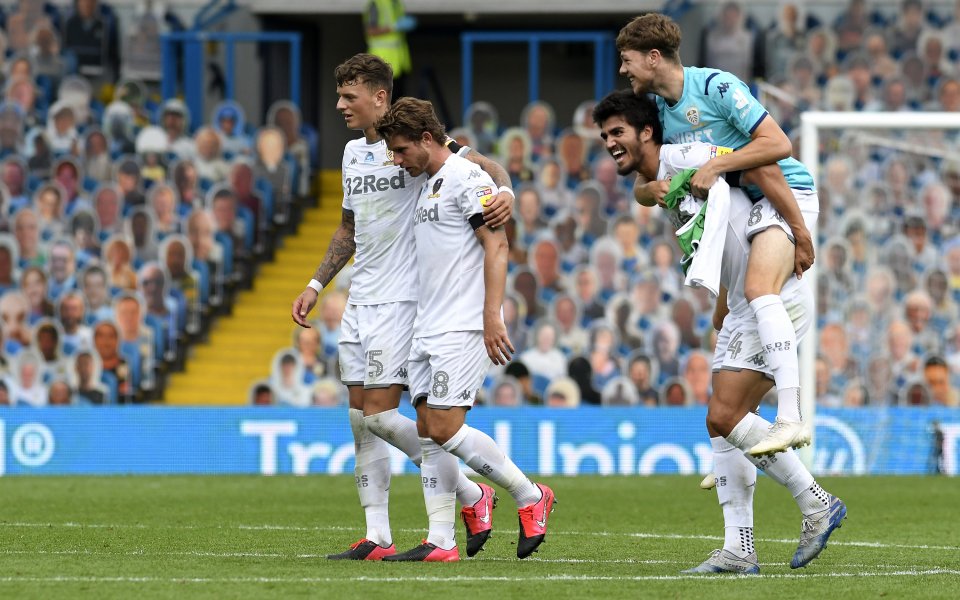 Защитникът на Лийдс Гаетано Берарди ще отсъства 9 месеца от