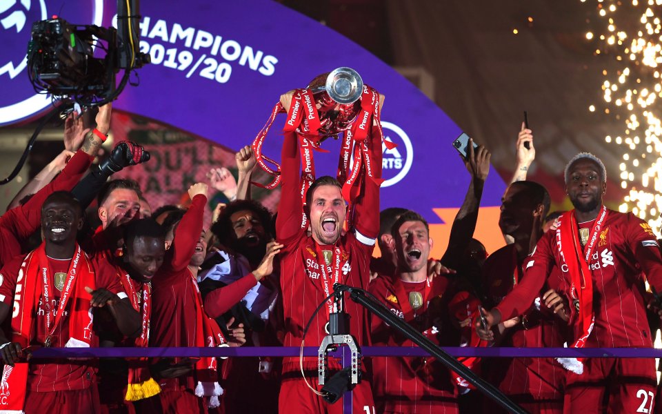 Ливърпул най-сетне е шампион на Англия! След 30 години чакане