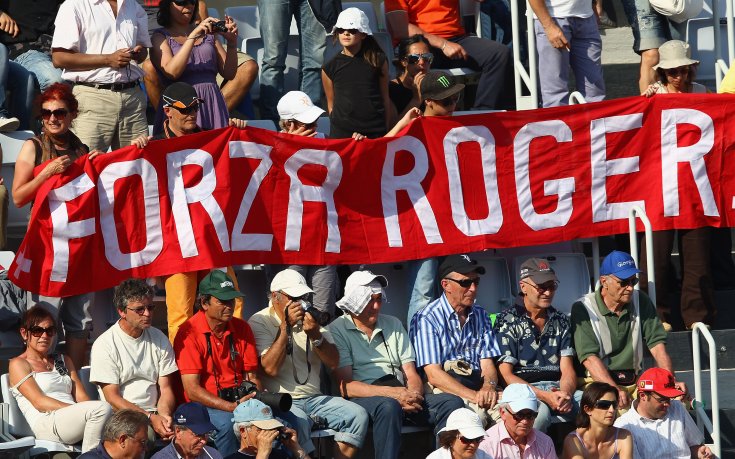 Roger Federer се пусна да продава пица в Пловдив (снимка)
