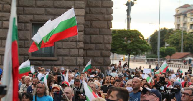 България Протестиращи готвят общонационален митинг в София В социалните мрежи