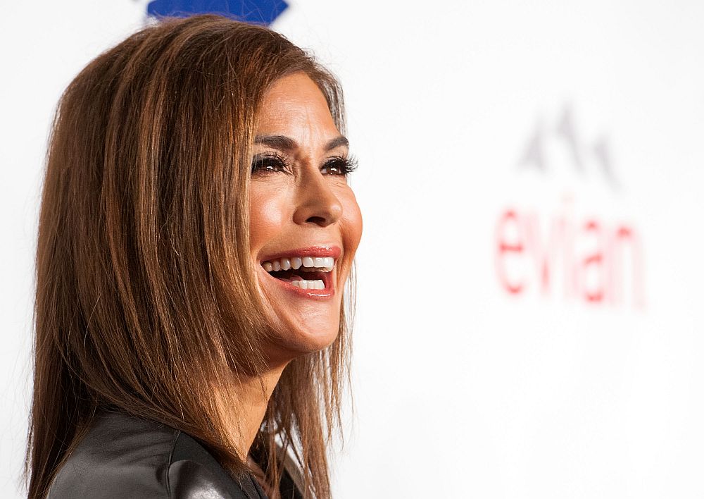 <p><strong>Тери Хачър</strong></p>

<p>В скорошно интервю с Джеси Тайлър, звездата от &bdquo;Отчаяни съпруги&ldquo; споделя, че е избрала да не си прави лифтинг на лицето или други козметични процедури.<em><strong> &bdquo;Не си слагам ботокс и филъри... не защото имам някаква преценка за това как една жена решава да остарее, а просто защото за мен това не е толкова важно&ldquo;</strong></em>, каза тя. , добави тя.</p>