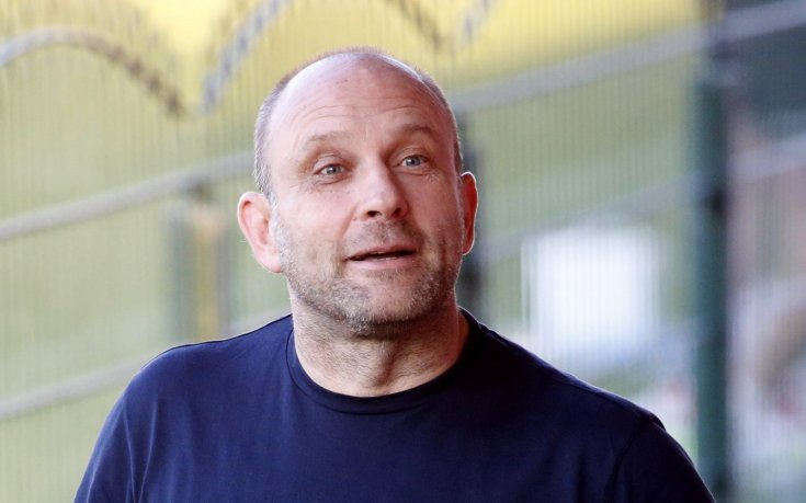 Младежа скочи на Тити: Трябва ли да благодарим на г-н Манолов преди мача с Царско село?