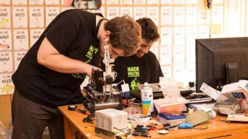  Кампания набира средства за стипендии за деца за ИТ образование 