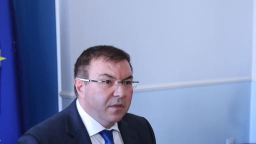  Ангелов: Коранавирусът става по-заразен, визира младите 