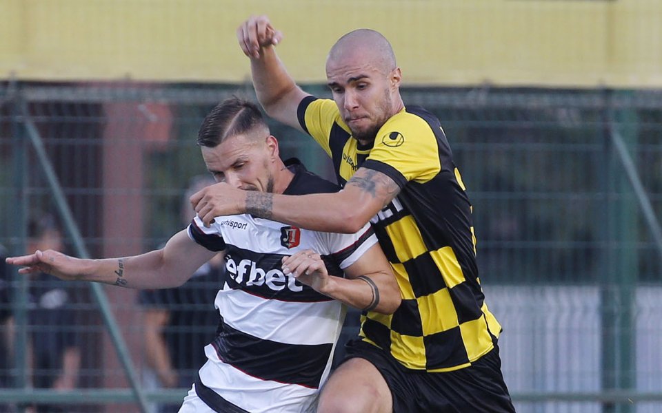 Антонио Вутов ще остане в Ботев Пловдив. Българинът не тренираше