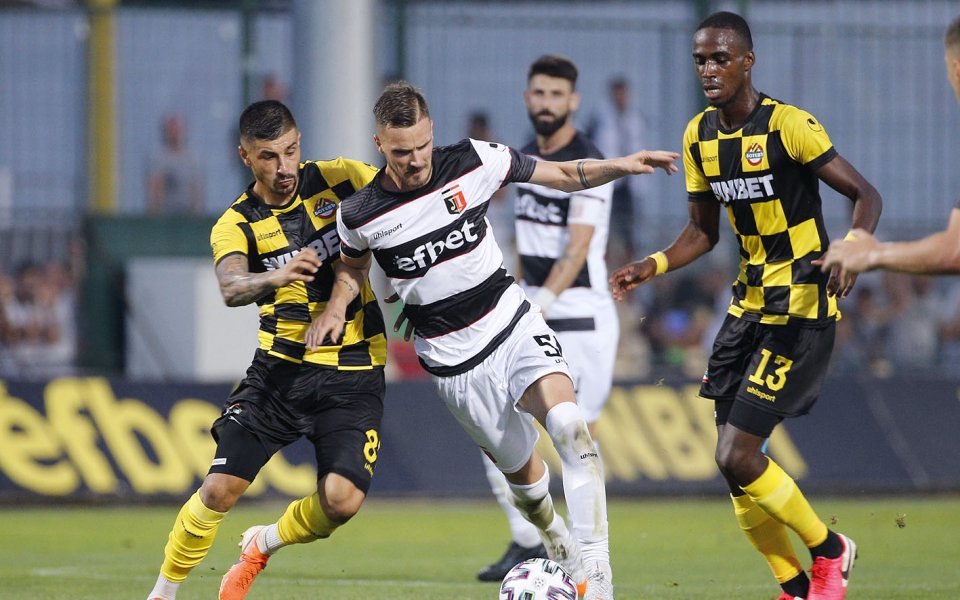 Локомотив Пловдив приема Ботев Пловдив в голямото пловдивско дерби от