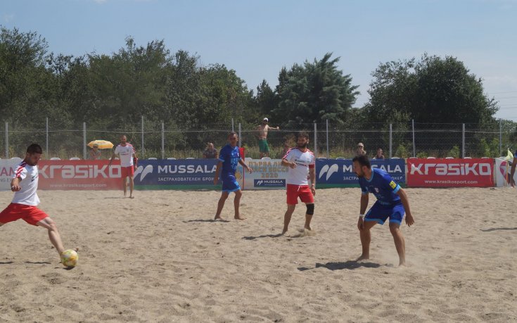 Определиха финалистите в шампионата по плажен футбол