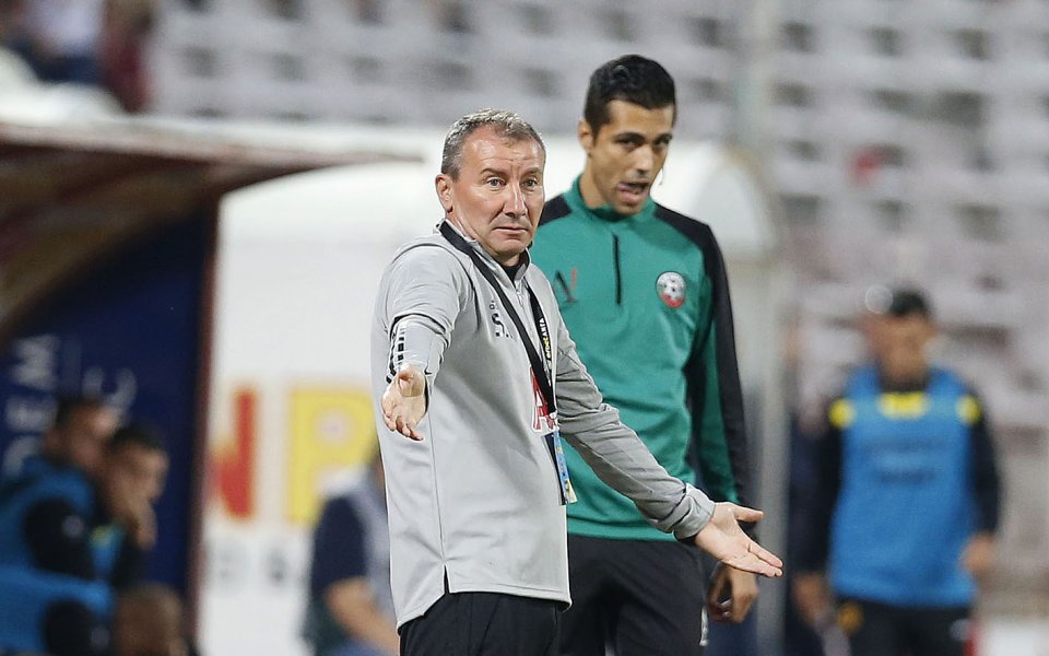 Треньорът на ЦСКА Стамен Белчев говори пред журналистите минути след