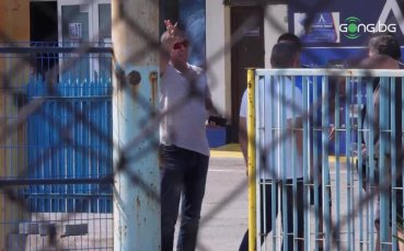 Силният човек в Левски Наско Сираков инспектира тима преди днешната