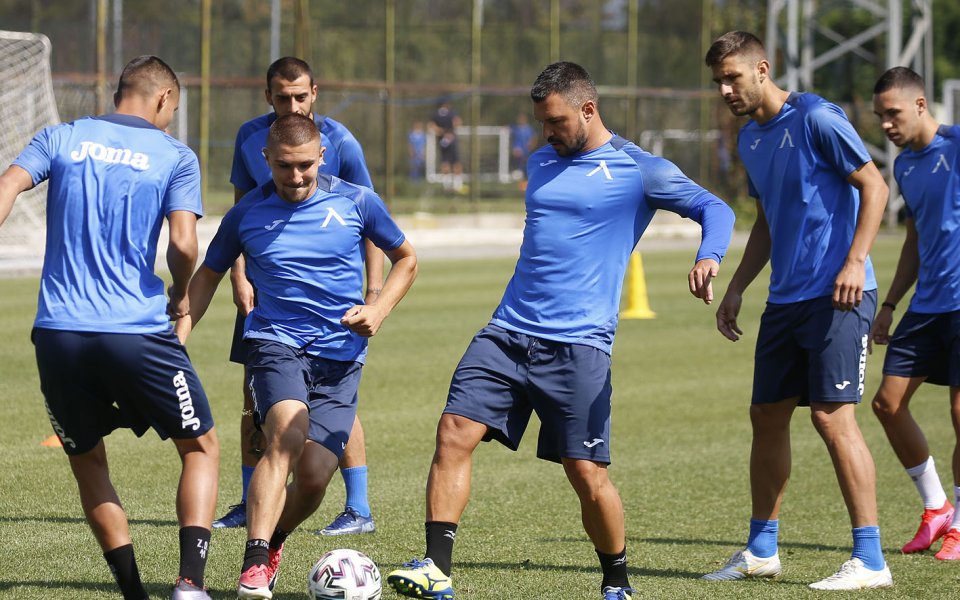 Треньорите в ДЮШ на Левски, както и служителите на клуба,