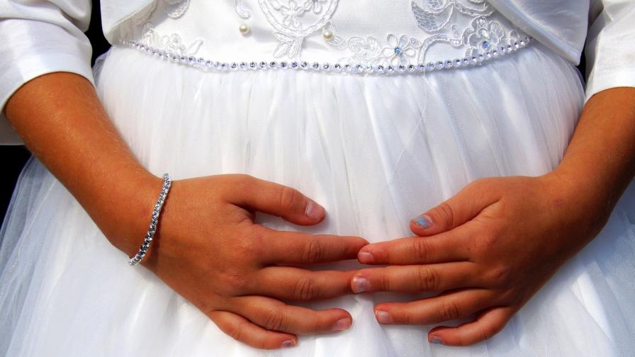 <p>Българки и румънки са най-младите майки в ЕС</p>