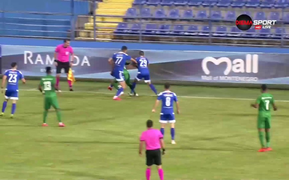 В 12-ата минута Ихинио Марин, който е ново попълнение в