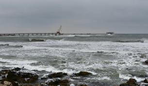 Два неидентифицирани обекта плават в Черно море, военните ги следят