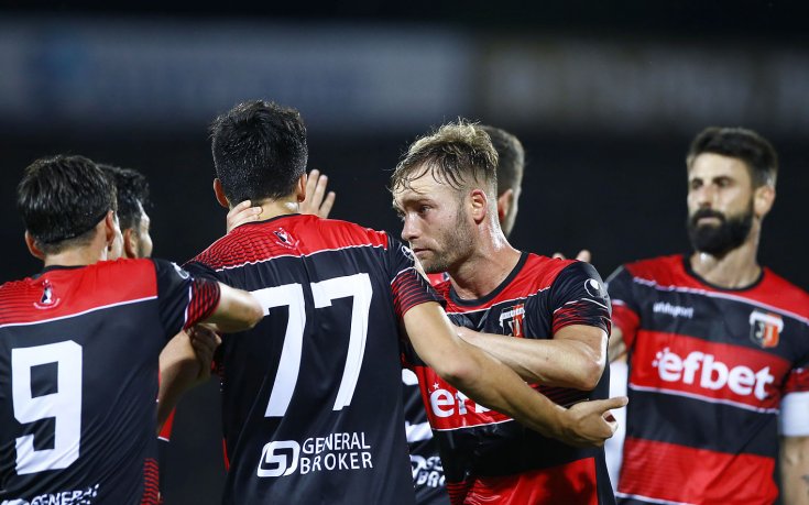 Локо Пловдив слага видеостена за Тотнъм