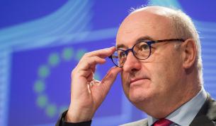 Еврокомисарят по търговията Фил Хоган подаде оставка