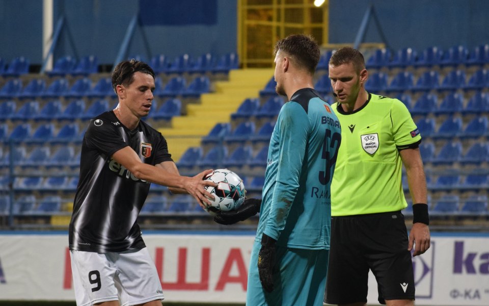 Локомотив Пловдив предизвика объркване в една от водещите английски медии след