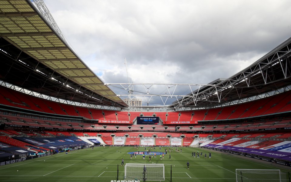УЕФА може да даде част от мачовете на Европейското на Англия