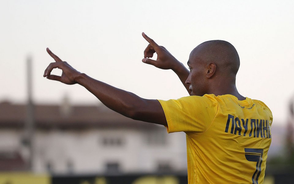 Левски почти сигурно ще бъде без крилото Паулиньо в дербито