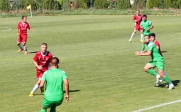 Пирин Благоевград спечели с 3 1 срещу новосформирания тим на Пирин