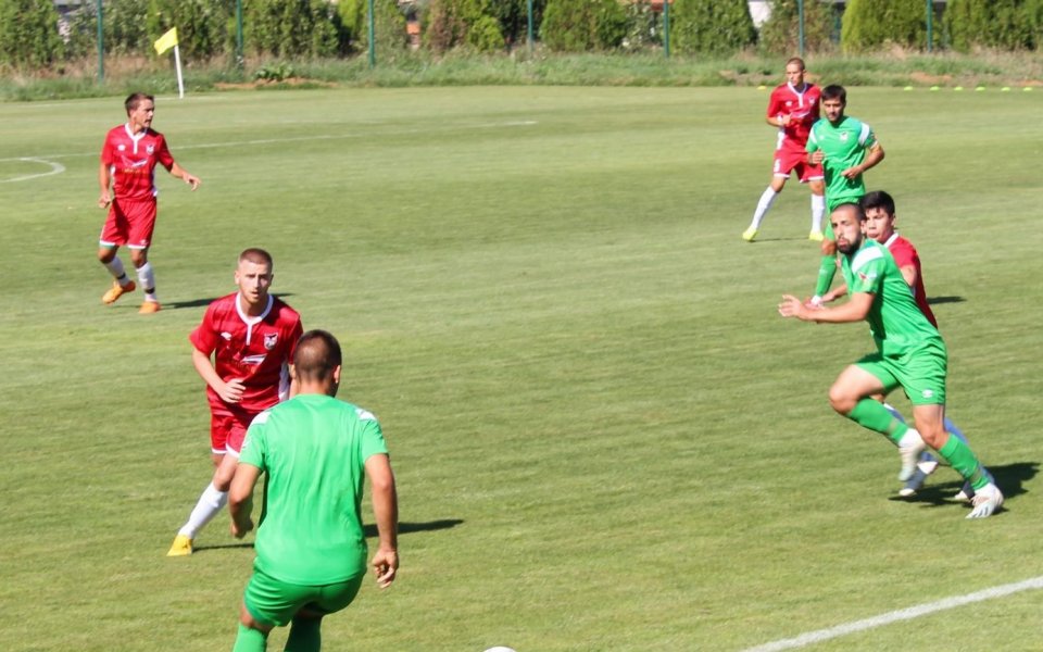 Пирин Благоевград спечели с 3:1 срещу новосформирания тим на Пирин