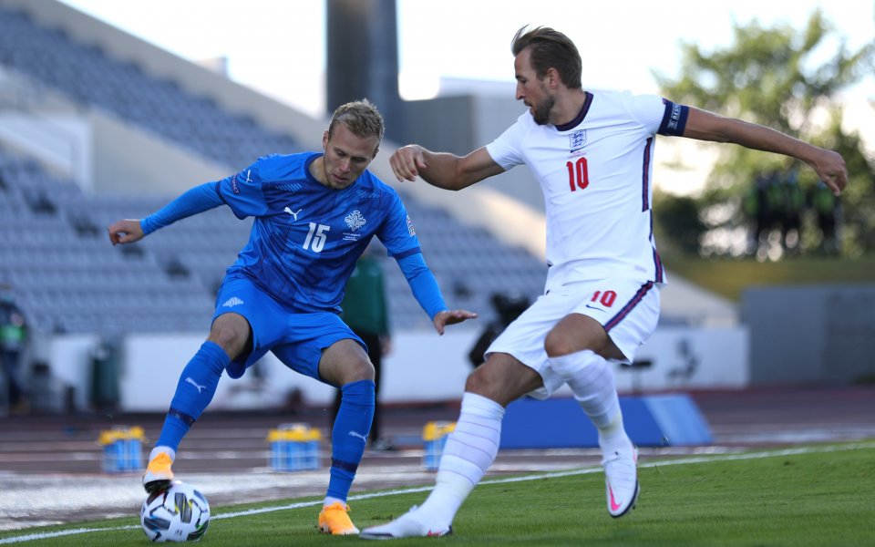Отборите на Исландия и Англия играят при резултат 0:0 в