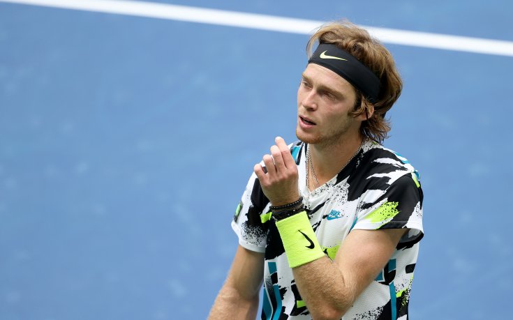 Шаповалов и Рубльов са на 1/4-финалите в Санкт Петербург