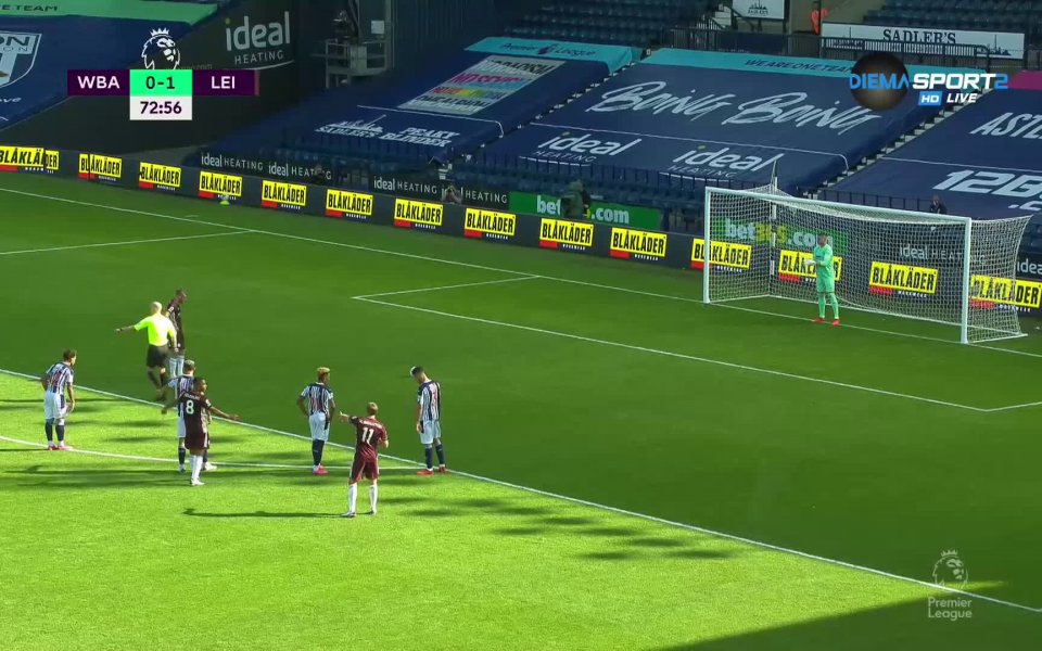 В 72-ата минута Кайли Бартли събори Джейми Варди на земята