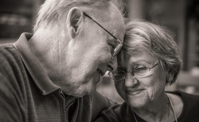 Любовните съвети на нашите баби и дядовци, които трогнаха всички