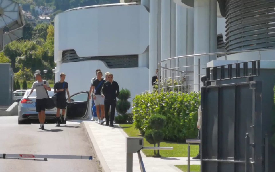 .native-ad-suggested-news { position: relative; margin-bottom: 40px; width: 100%; padding: 20px