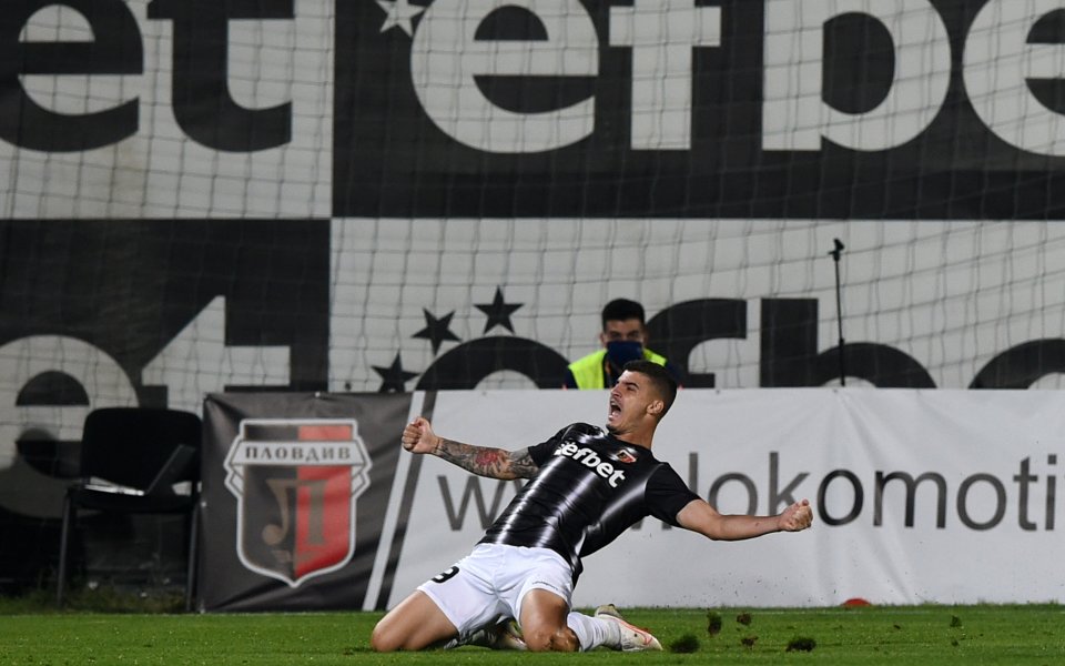 Треньорът на Локомотив Пловдив - Александър Тунчев, успя да използва