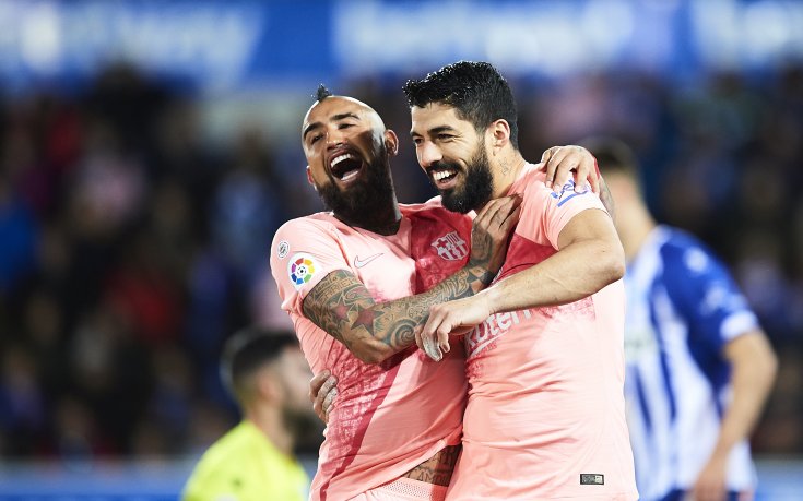 В Испания засилиха спекулациите за Суарес и Видал