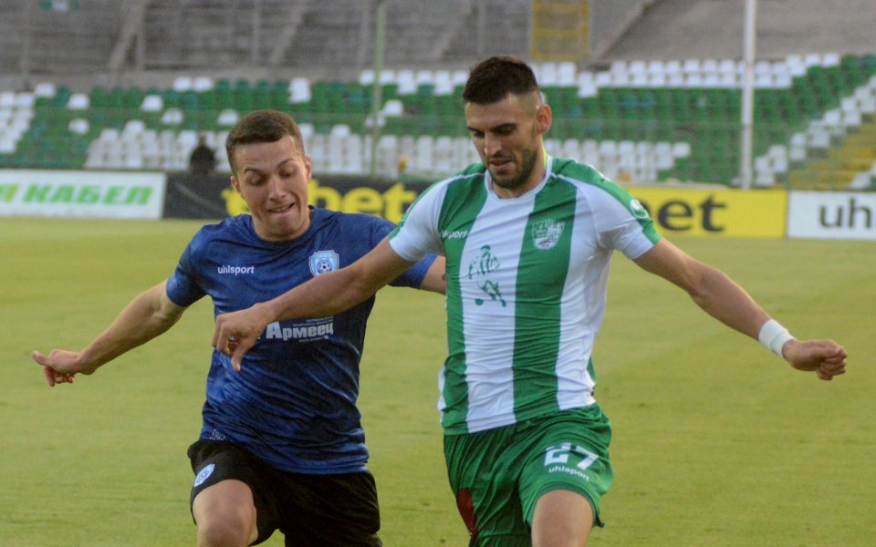 Отборите на Берое и Черно море играят при