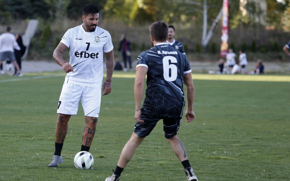 Благой Георгиев заведе гаджето си Ивана Главчева на дербито между