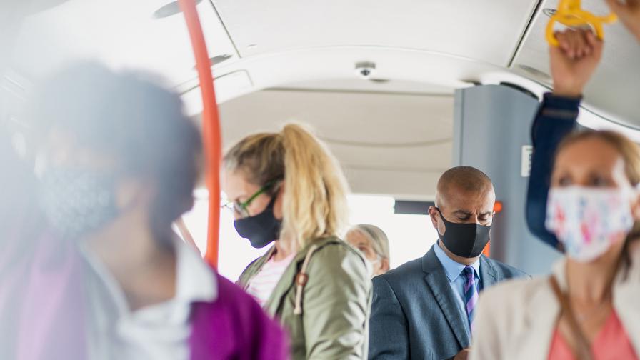 Отпадат задължителните маски в градския транспорт