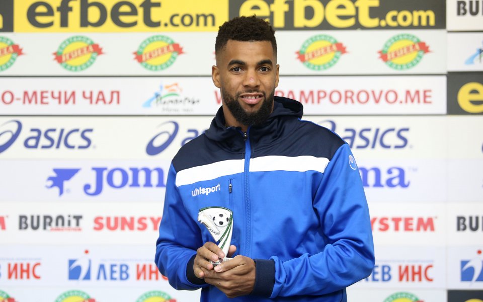 Нападателят на Черно море Матиас Курьор даде откровено интервю за