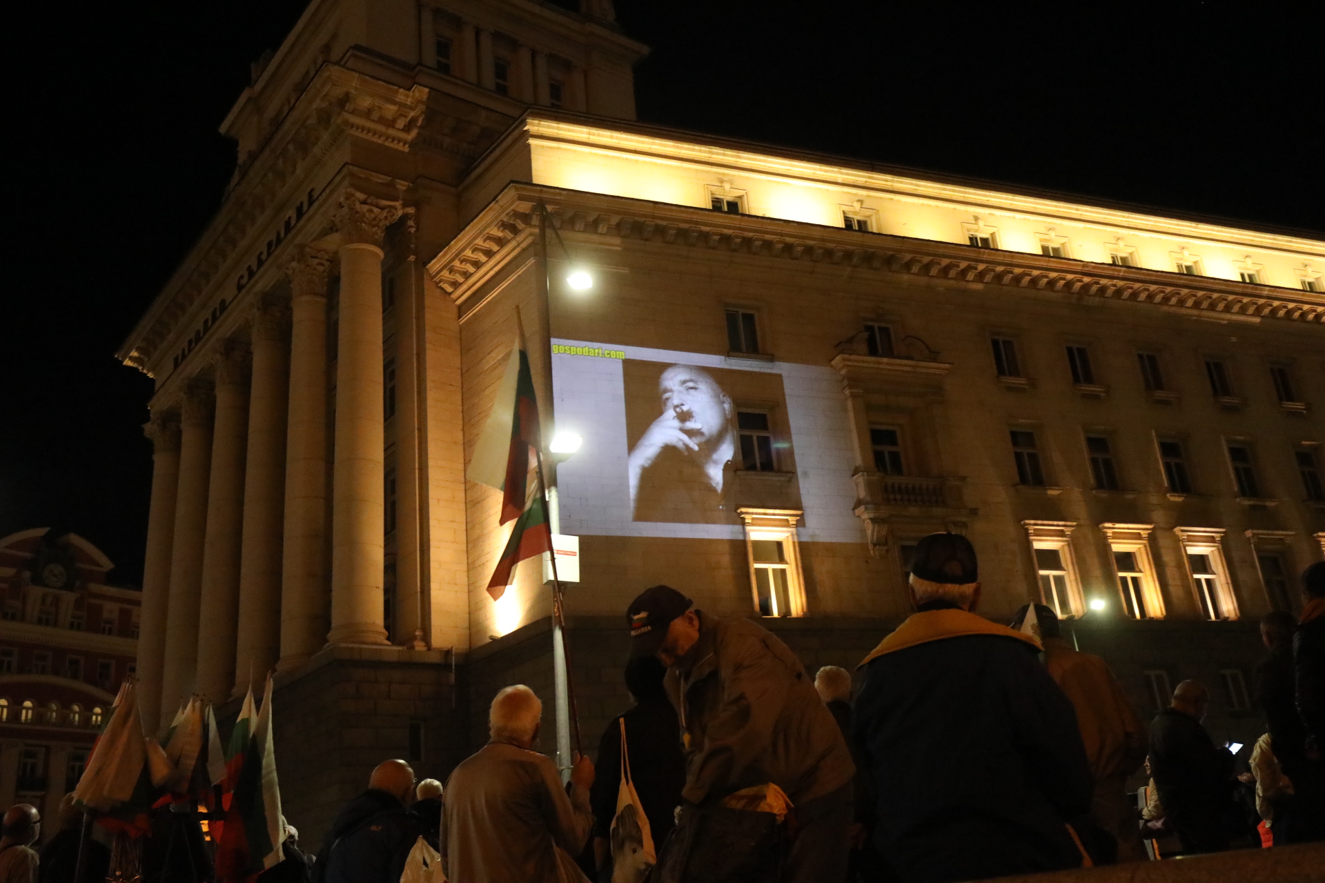 <p>Протестиращите се събират за 86-та вечер</p>