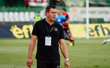 Треньорът на Локомотив Пловдив Бруно Акрапович бе доволен от постигнатия