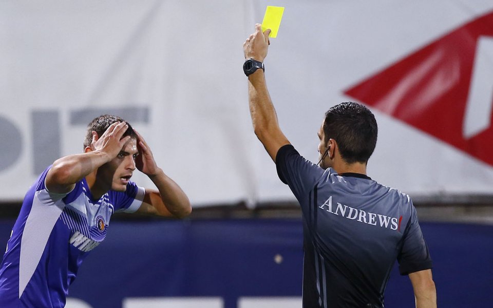 Срещата между Етър и ЦСКА бе изпълнена с куп спорни